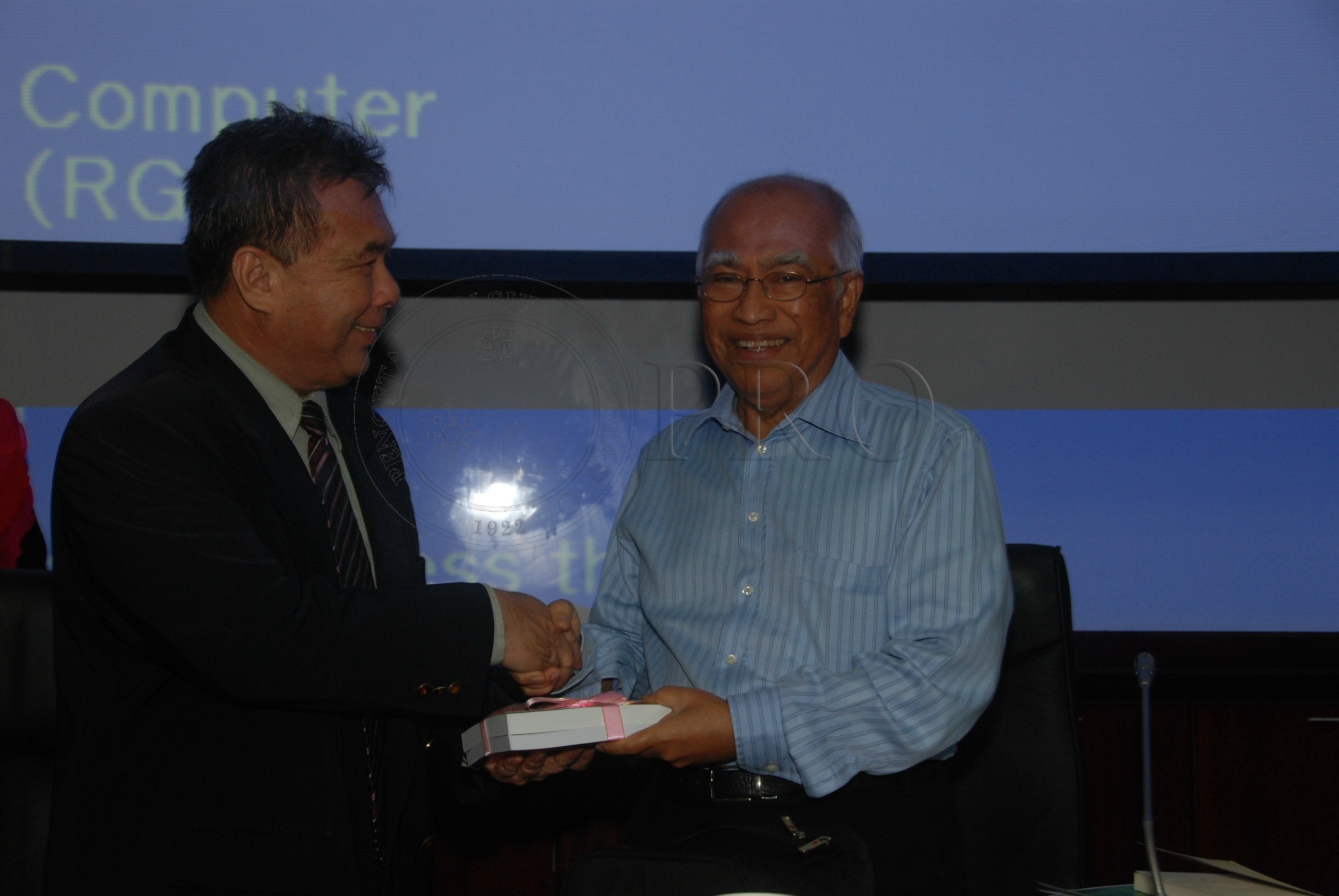 PRO 12 140 buku DSC 9720